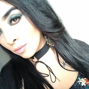 Meet your Posher, Amelia